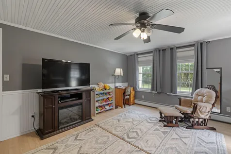 29 Franklin Way Alton NH 03809