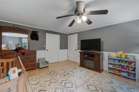 29 Franklin Way Alton NH 03809