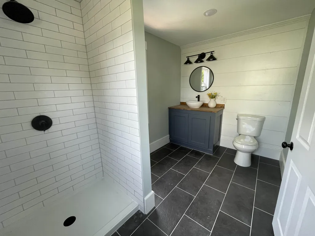 10 Dundee Street St. Johnsbury VT 05819