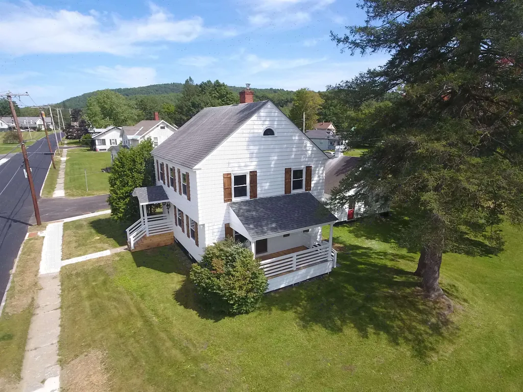 10 Dundee Street St. Johnsbury VT 05819