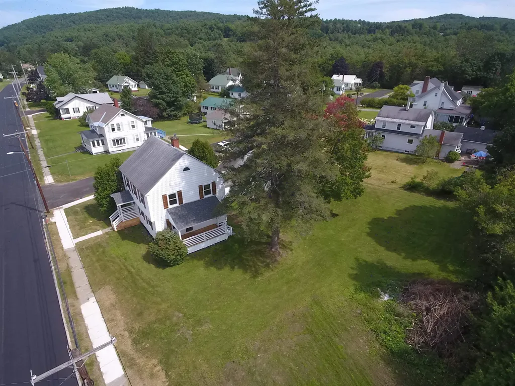 10 Dundee Street St. Johnsbury VT 05819
