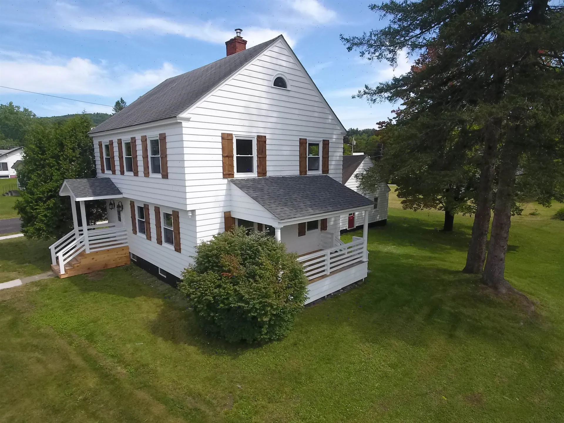 10 Dundee Street St. Johnsbury VT 05819