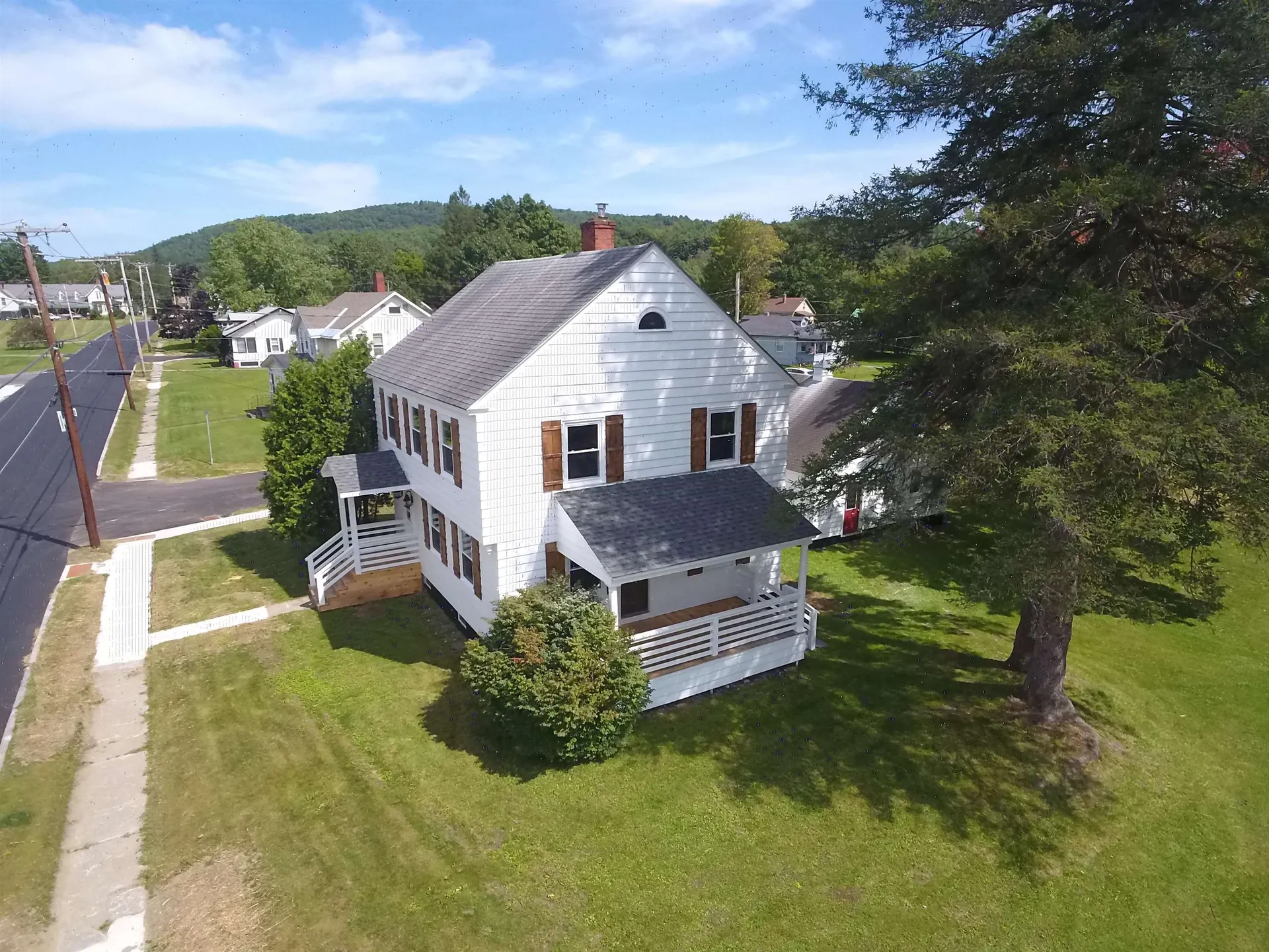 10 Dundee Street St. Johnsbury VT 05819