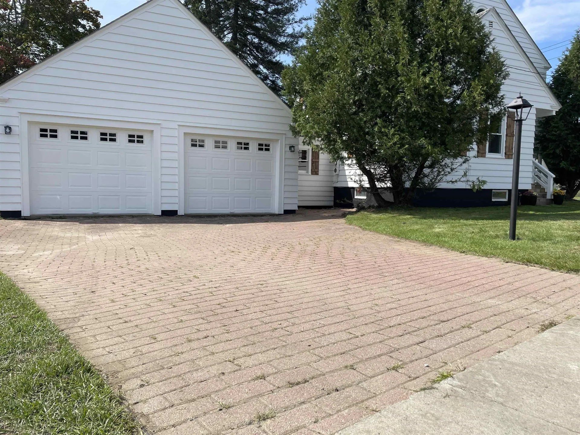 10 Dundee Street St. Johnsbury VT 05819