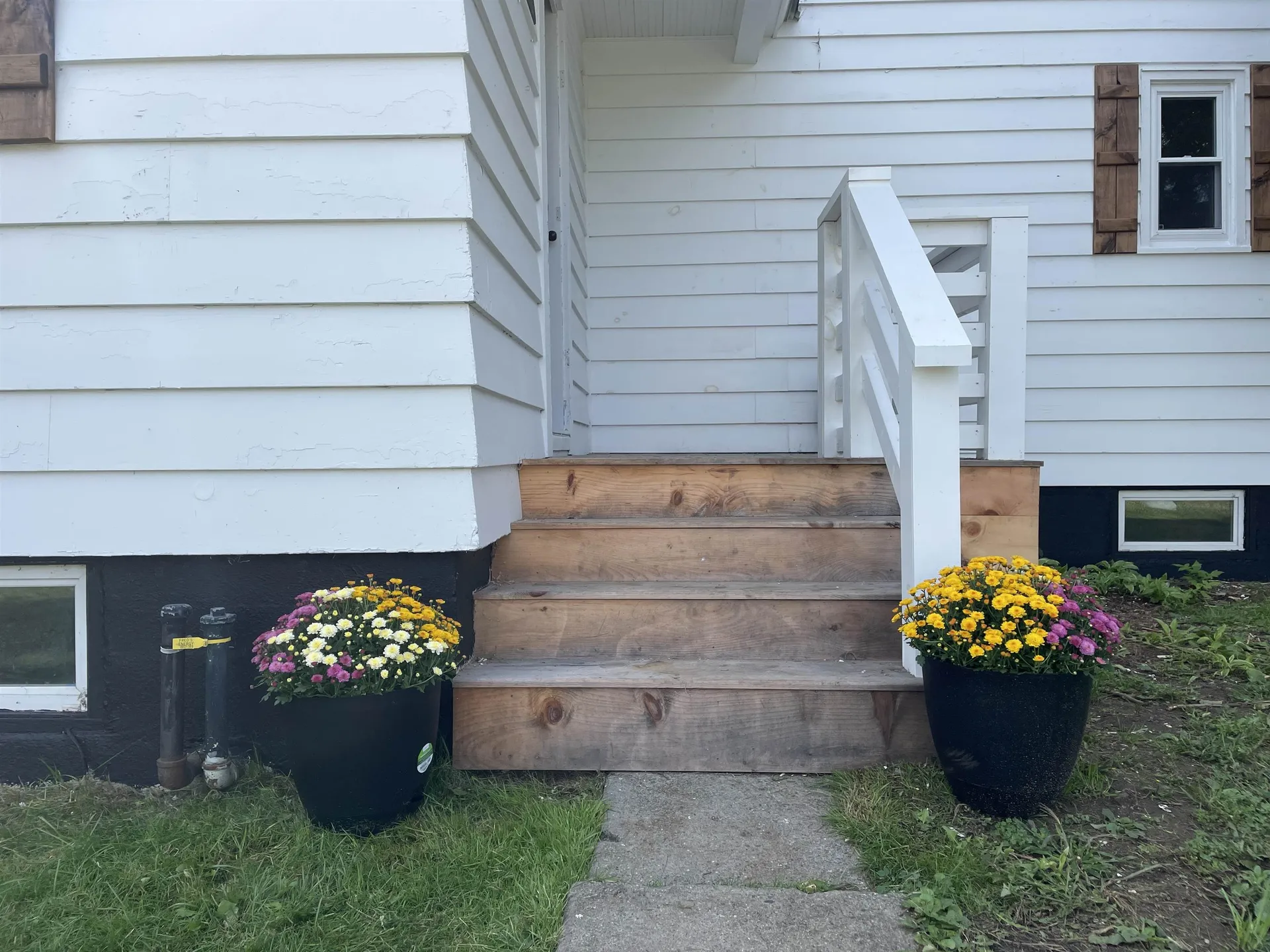 10 Dundee Street St. Johnsbury VT 05819