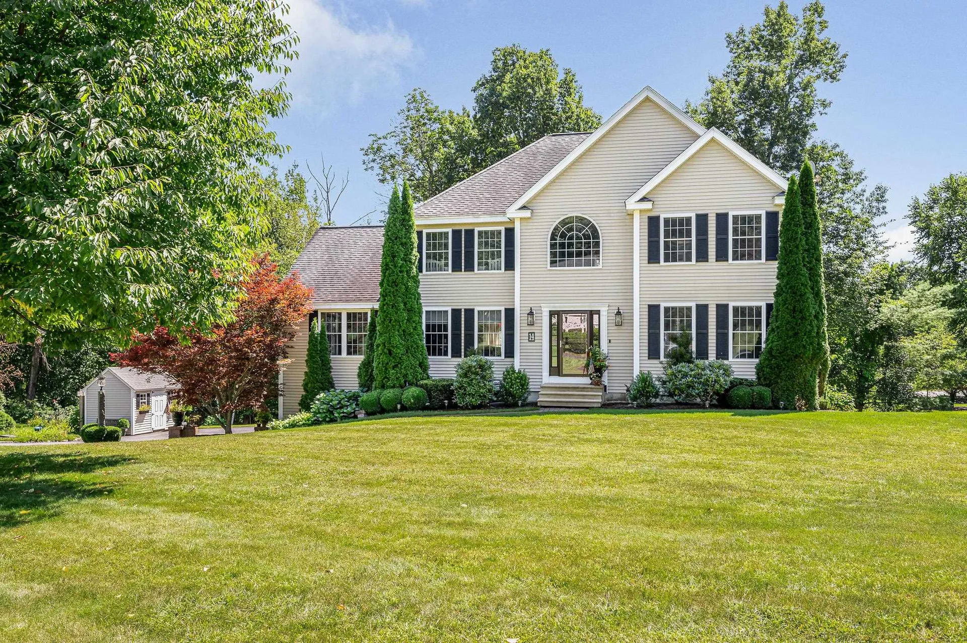14 Lyons Way Pelham NH 03076
