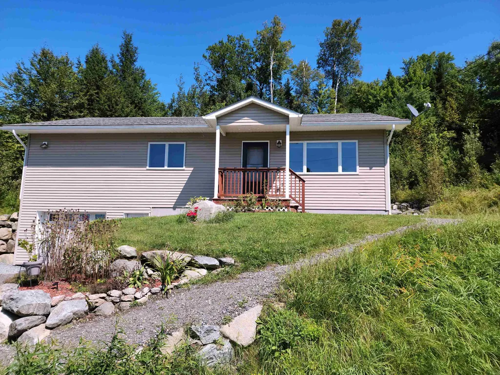 21 Village Way Littleton NH 03561