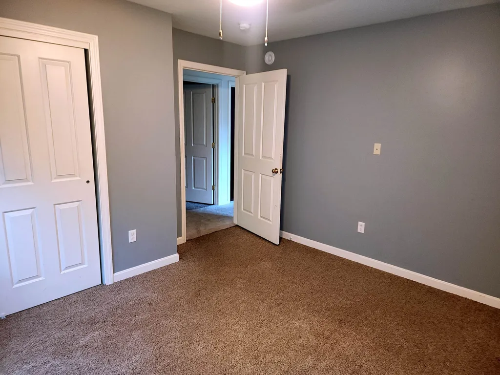 21 Village Way Littleton NH 03561