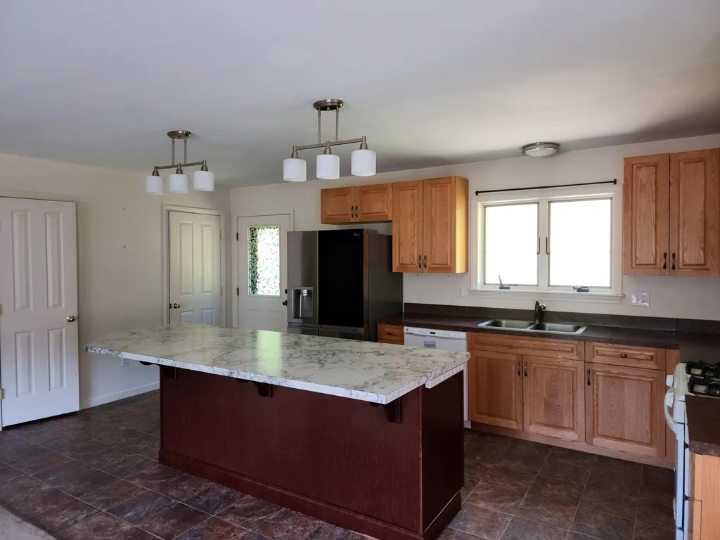 21 Village Way Littleton NH 03561