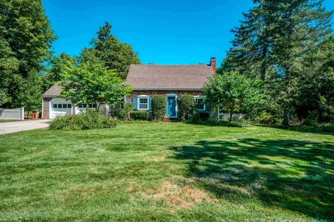 28 Maple Avenue Atkinson NH 03811