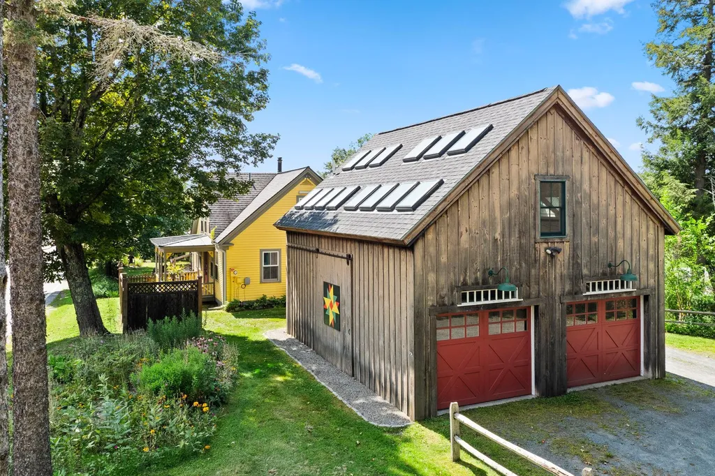 25 Pleasant Street Lyme NH 03768