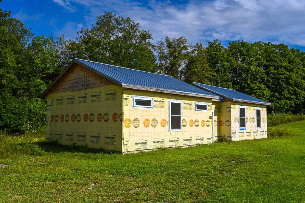 1885 South Main Street Montgomery, VT Real Estate MLS 4968244