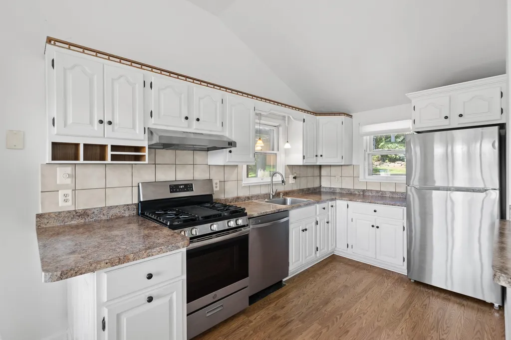 2 Fox Street Windham NH 03087