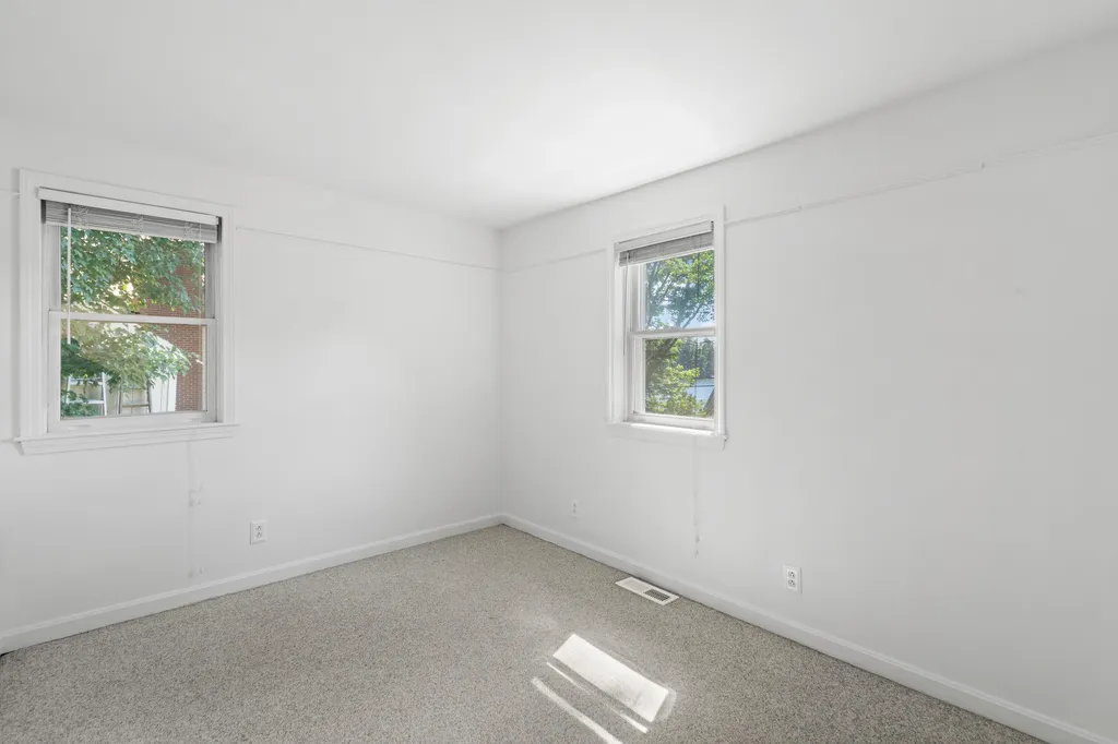 2 Fox Street Windham NH 03087