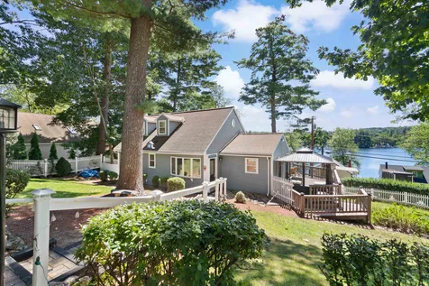 2 Fox Street Windham NH 03087