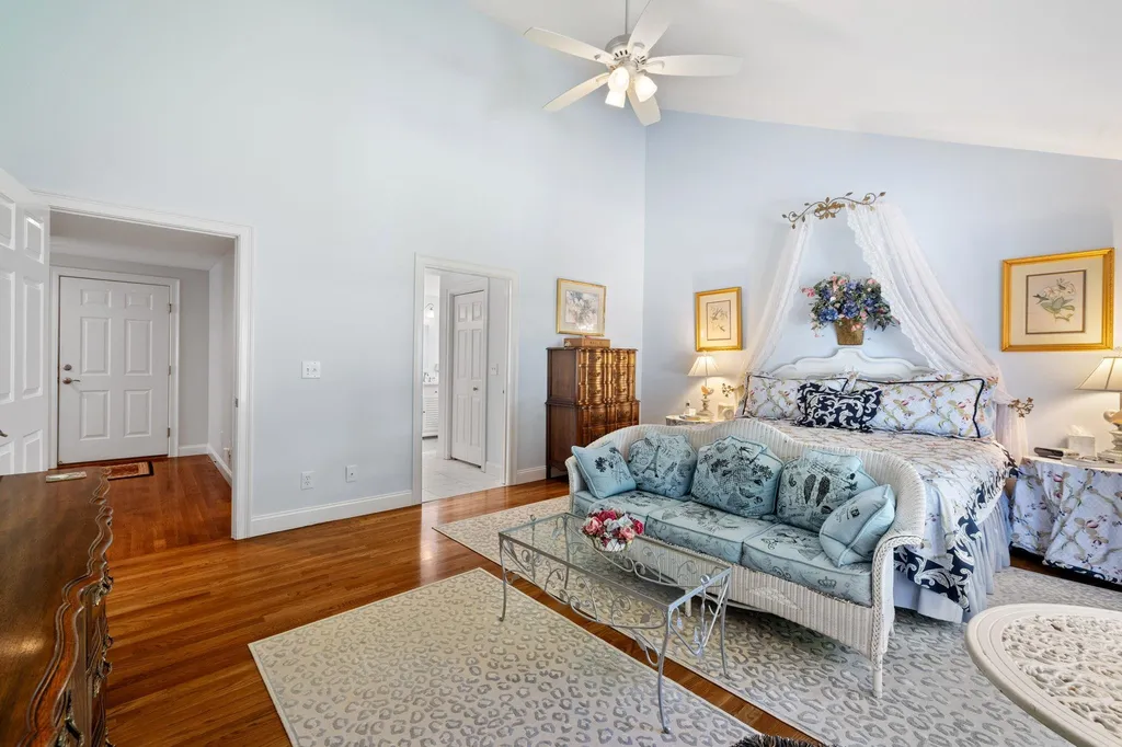104 Hampton Meadows Hampton NH 03801