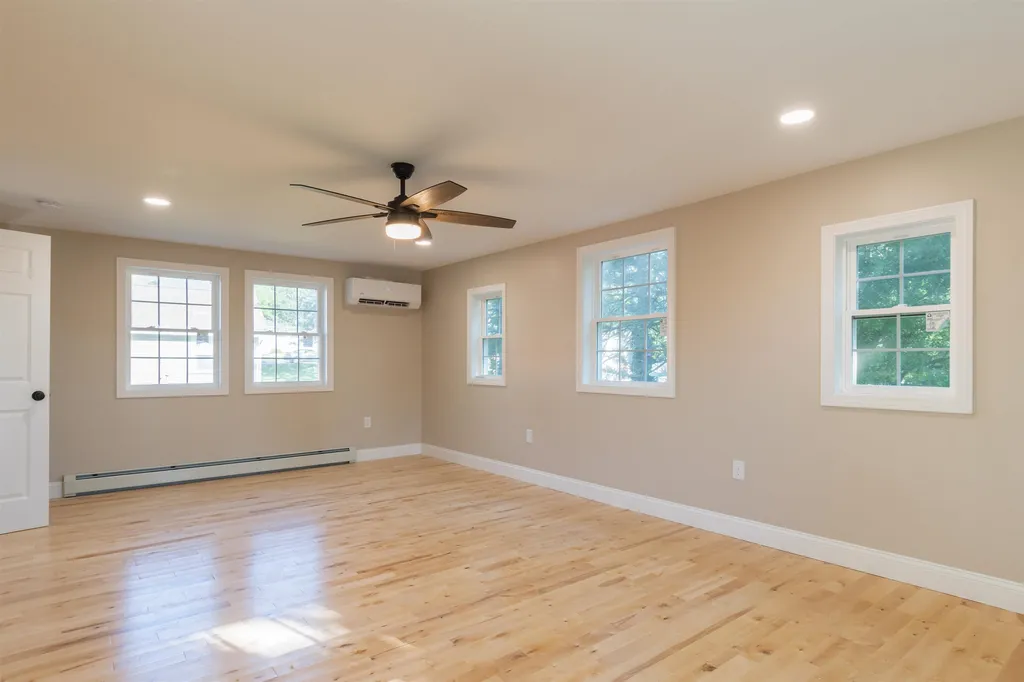 7 Mount Pleasant Street Derry NH 03038