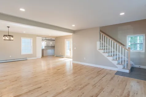 7 Mount Pleasant Street Derry NH 03038