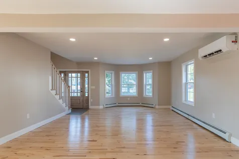 7 Mount Pleasant Street Derry NH 03038