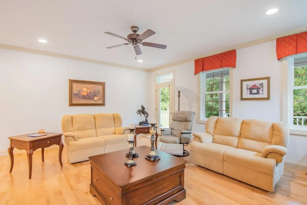 127 Waterlefe Way Colchester VT 05446