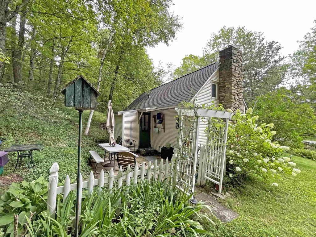 77 Deer Valley Road Townshend VT 05353