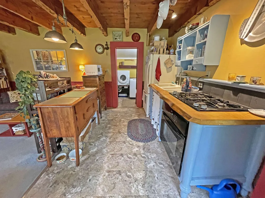 77 Deer Valley Road Townshend VT 05353