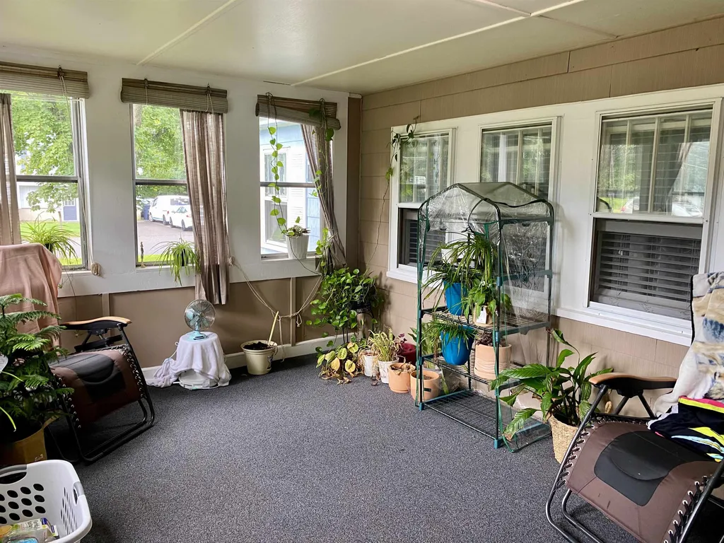 9 Concord Avenue Derry NH 03038