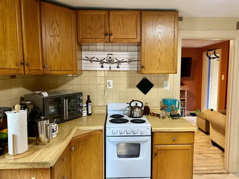 9 Concord Avenue Derry NH 03038