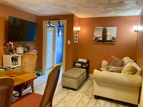 9 Concord Avenue Derry NH 03038