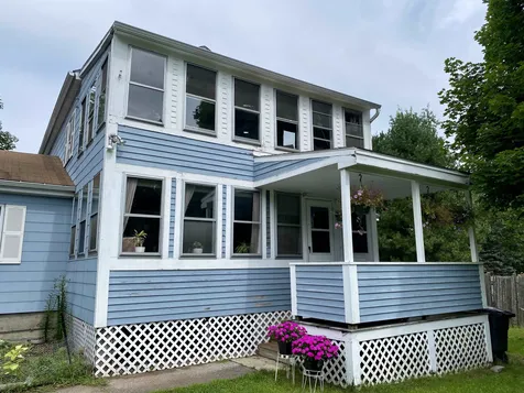 9 Concord Avenue Derry NH 03038