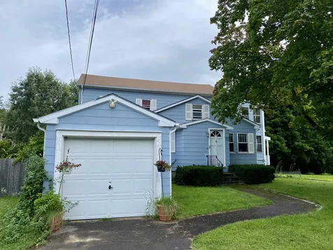 9 Concord Avenue Derry NH 03038