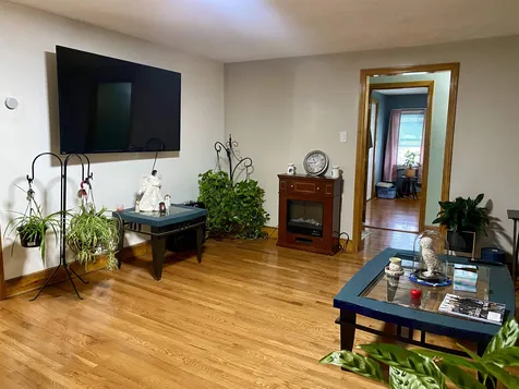9 Concord Avenue Derry NH 03038