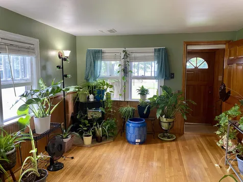 9 Concord Avenue Derry NH 03038