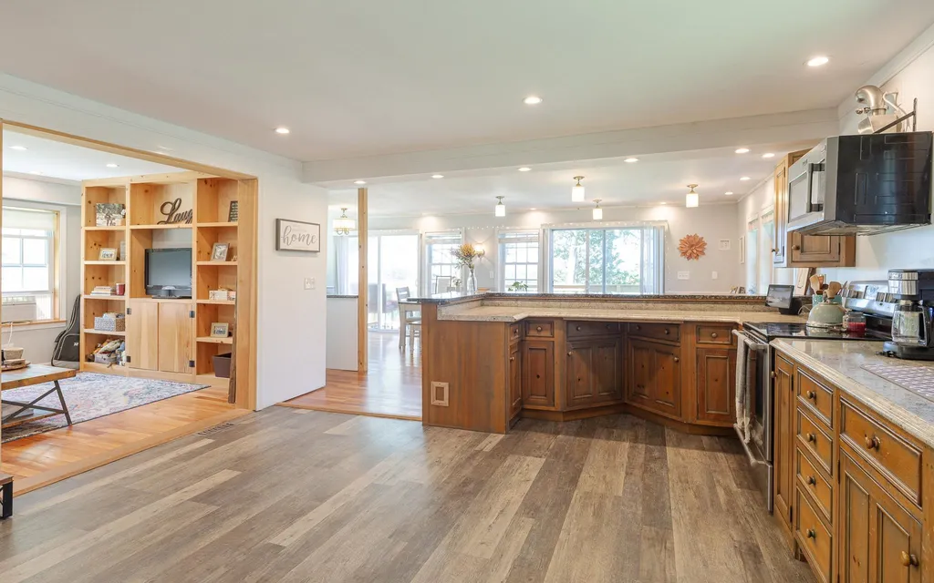 85 Kingsbury Road Walpole NH 03608