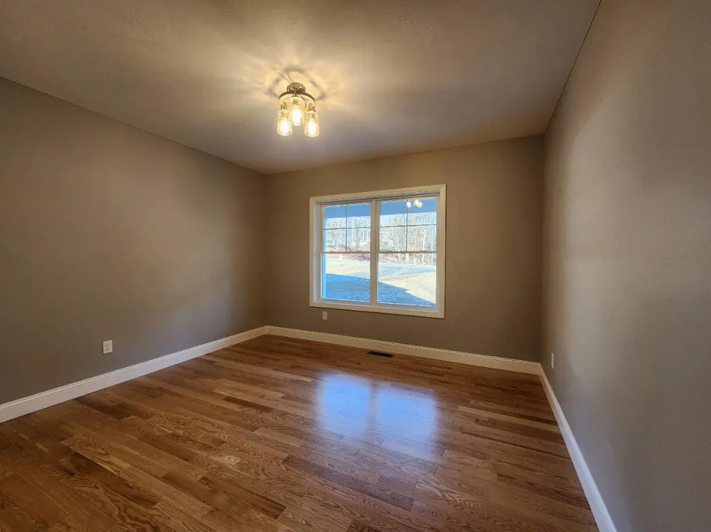 16 Millstone Drive Concord NH 03301
