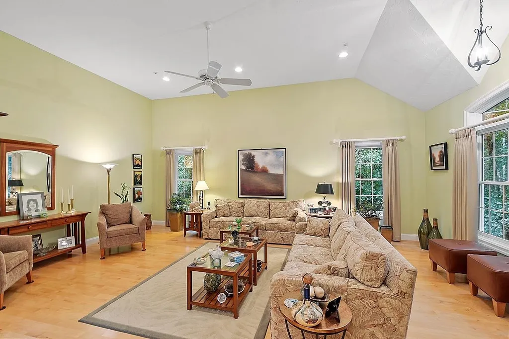 94 Island Pond Road Derry NH 03038
