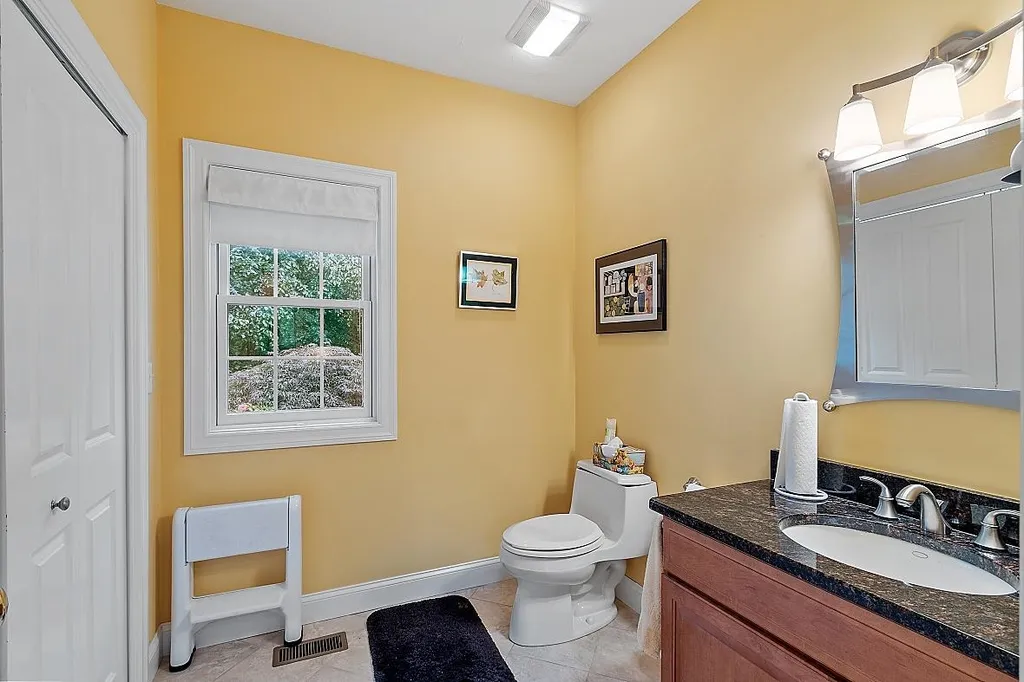 94 Island Pond Road Derry NH 03038