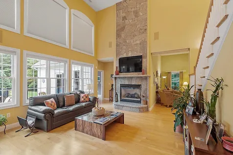 94 Island Pond Road Derry NH 03038