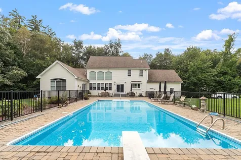 94 Island Pond Road Derry NH 03038