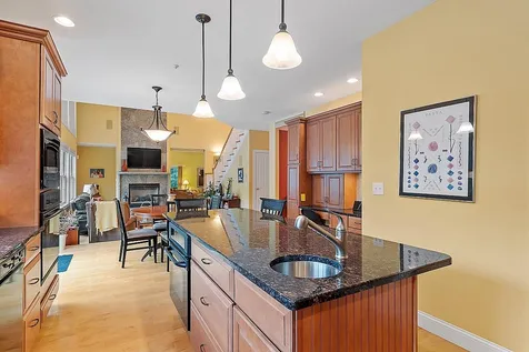 94 Island Pond Road Derry NH 03038