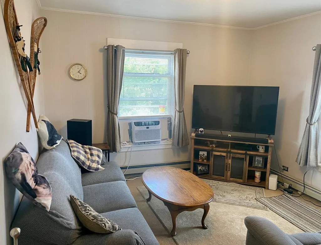 39 Glendale Avenue Manchester NH 03103