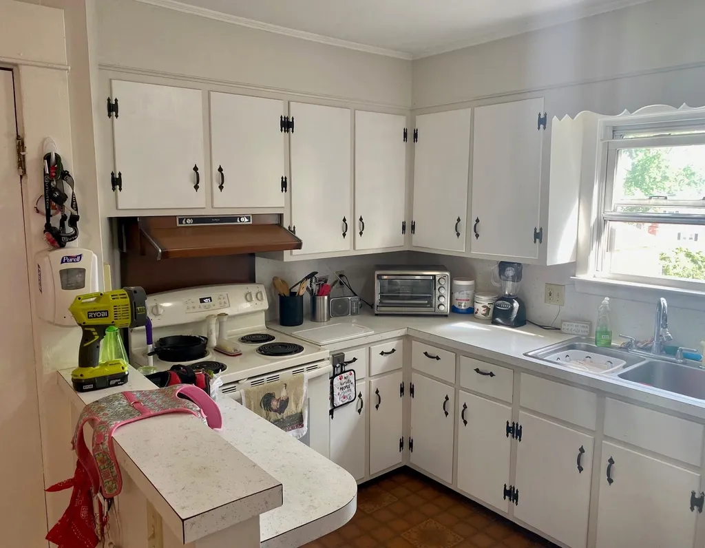 39 Glendale Avenue Manchester NH 03103