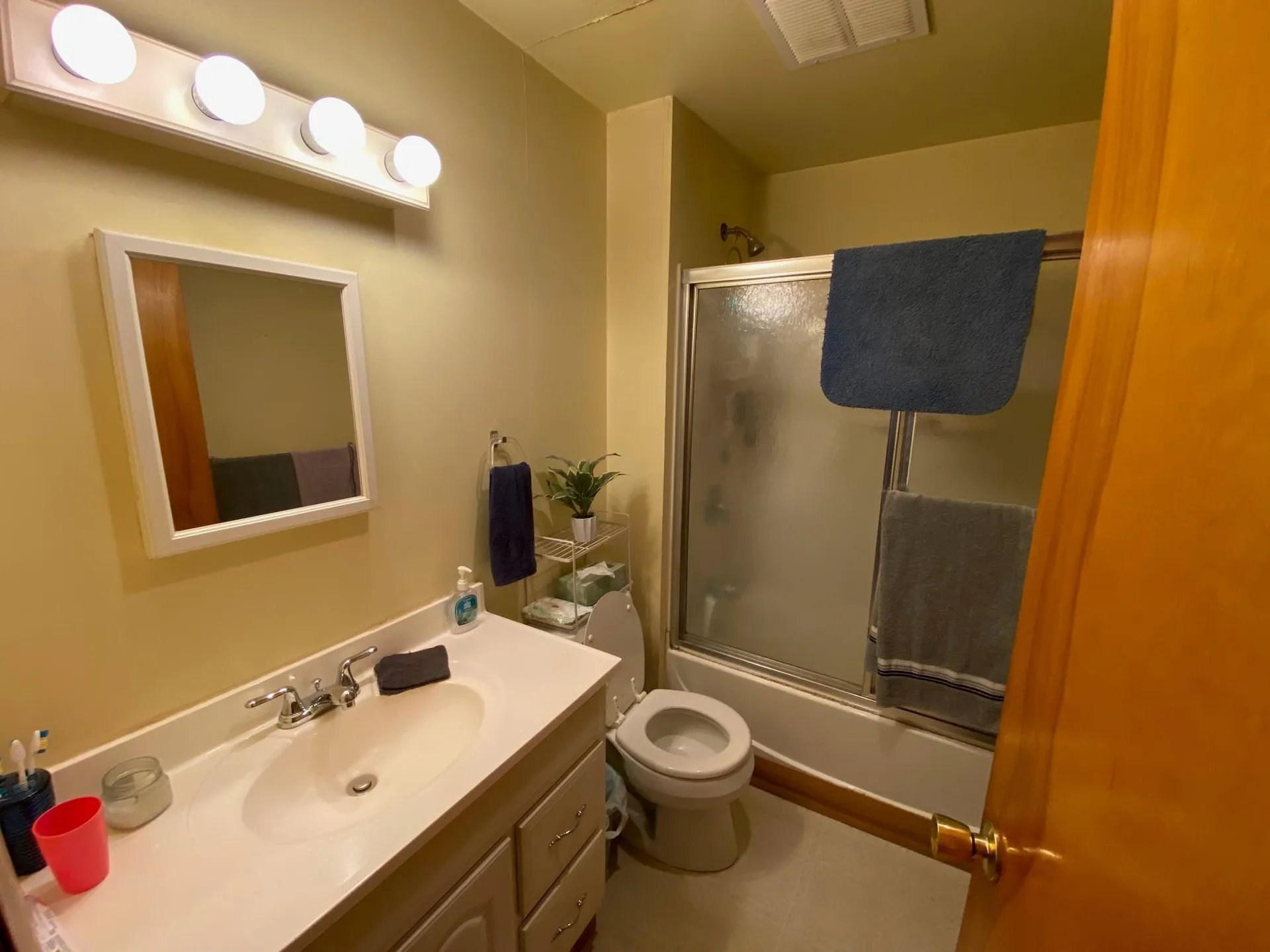 39 Glendale Avenue Manchester NH 03103