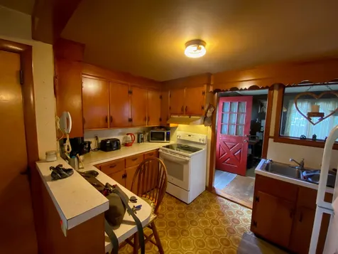 39 Glendale Avenue Manchester NH 03103