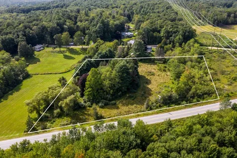 253 Amesbury Road Kensington NH 03833