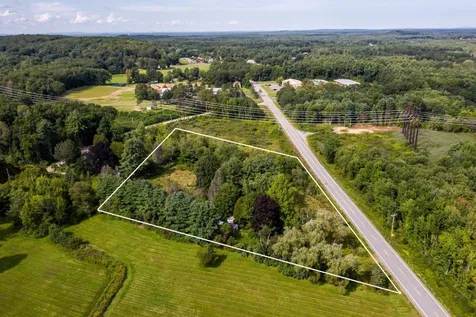 253 Amesbury Road Kensington NH 03833