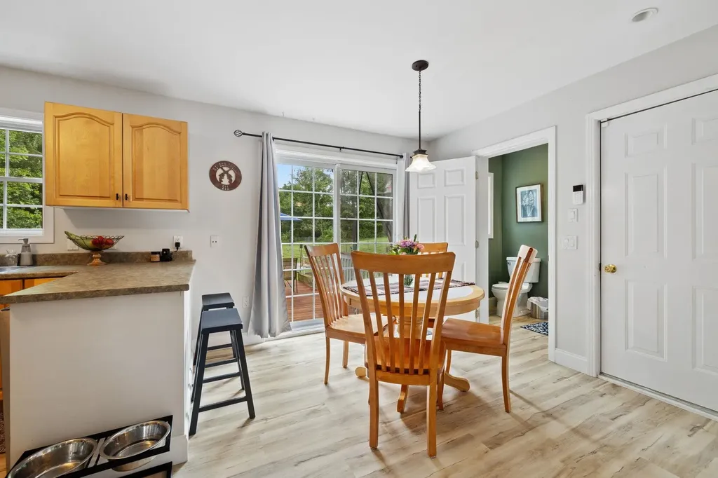 7 Cricket Hill Way Franklin NH 03235