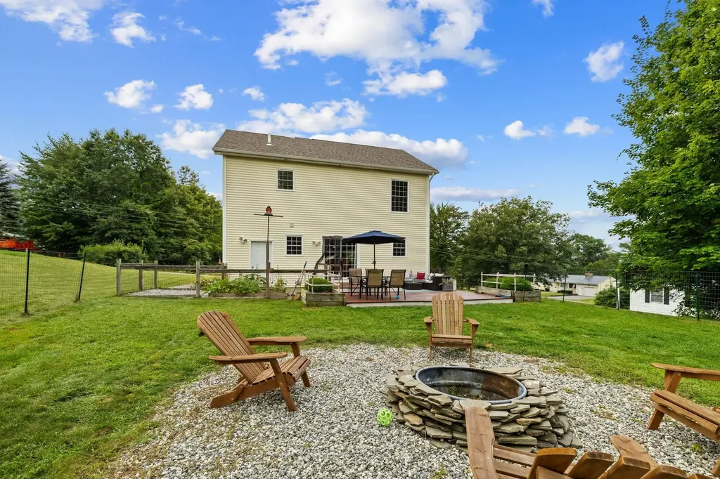 7 Cricket Hill Way Franklin NH 03235