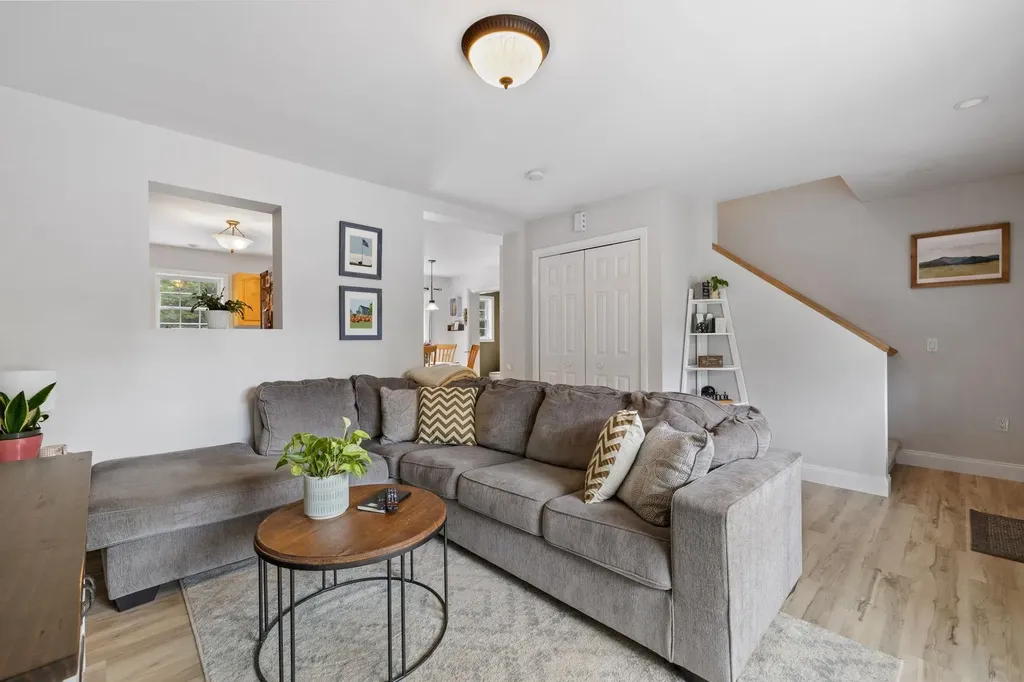 7 Cricket Hill Way Franklin NH 03235