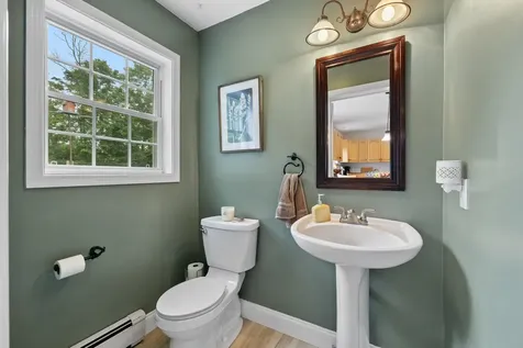 7 Cricket Hill Way Franklin NH 03235
